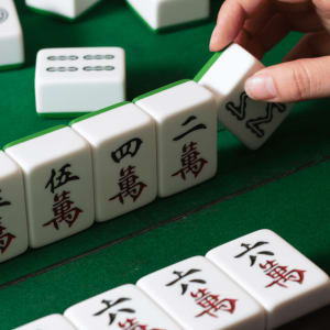 Bagaimana Mahjong Cina Berbeda Dari Mahjong Jepang